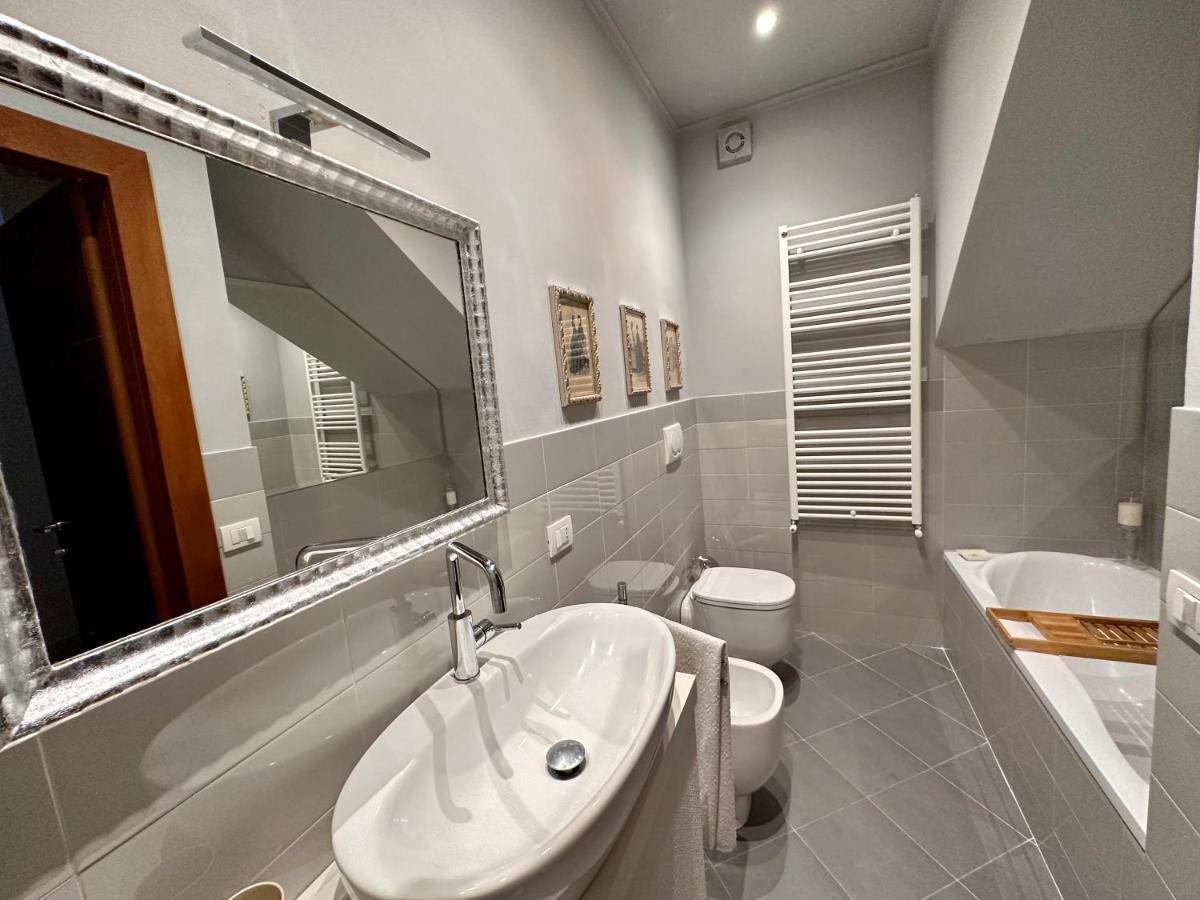 Sisters' Home - Appartamento Nel Centro Storico Con Terrazzo, Aria Condizionata E Vasca Da Bagno Сієна Екстер'єр фото