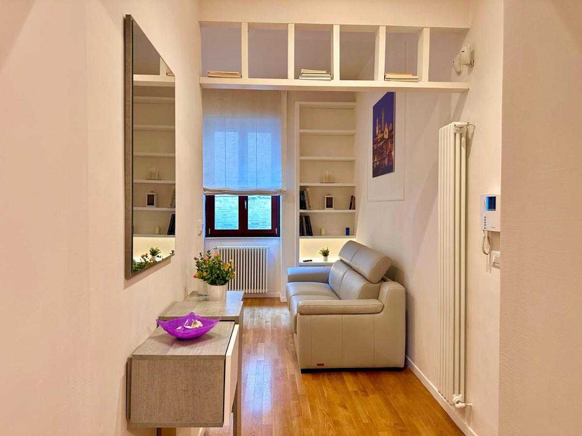 Sisters' Home - Appartamento Nel Centro Storico Con Terrazzo, Aria Condizionata E Vasca Da Bagno Сієна Екстер'єр фото
